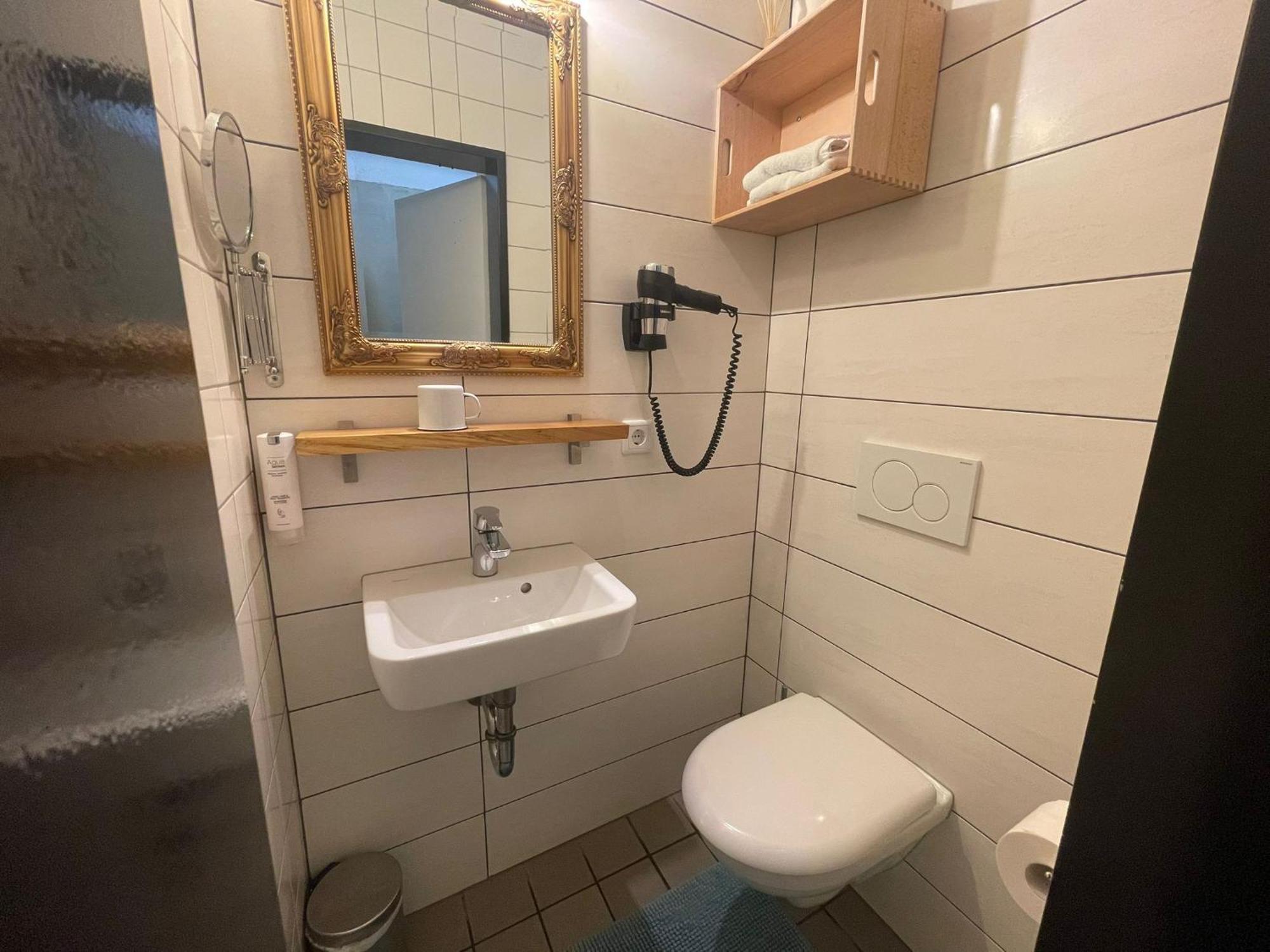 Koby Work&Stay Souterrain Apartment, Wifi&Komfort Herford Exterior photo